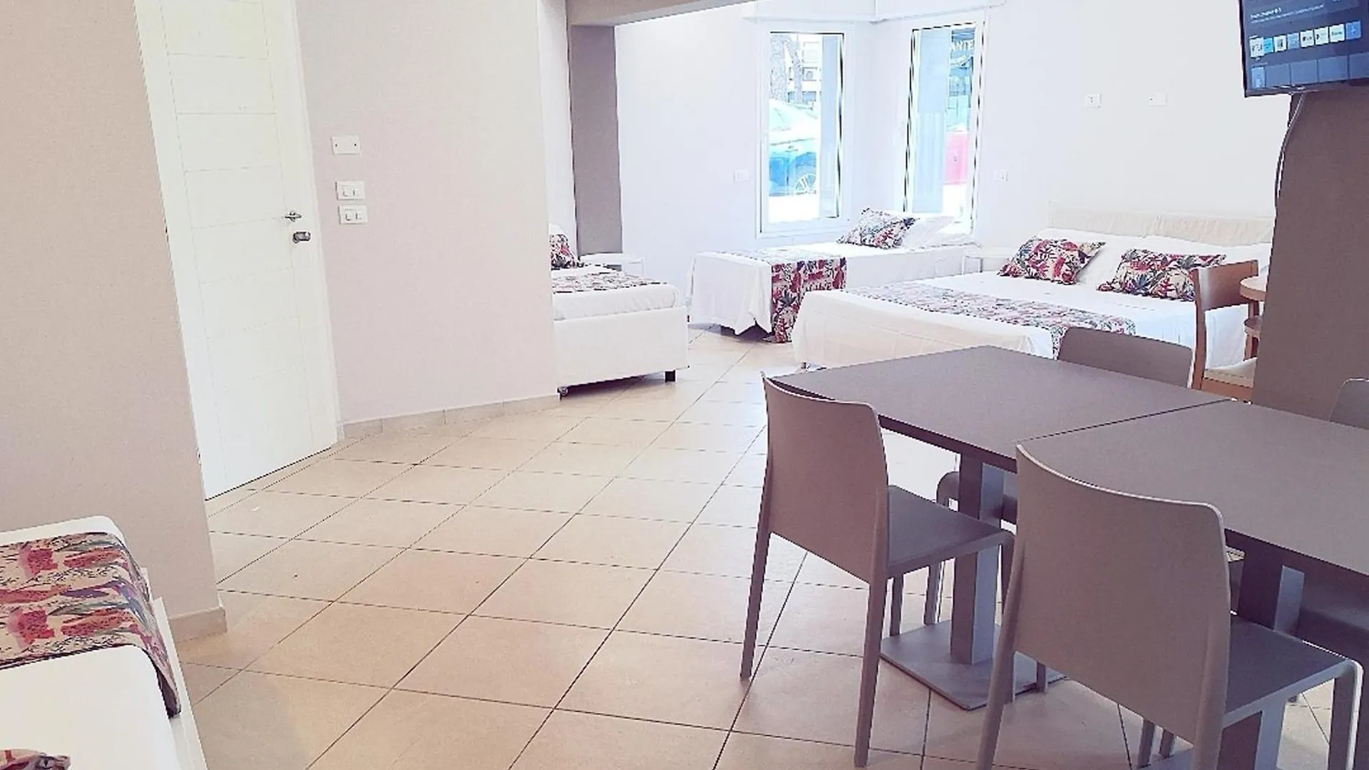 Hotel Amalfi - Smart Hotel Riccione 3*,  Italia
